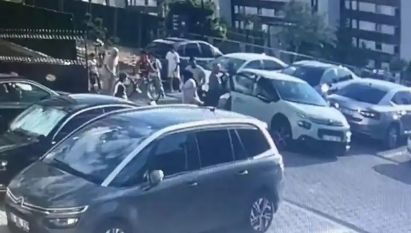 Eşi ve Yakınlarını Araba ile Ezdi: Şok Edici Olayın Detayları