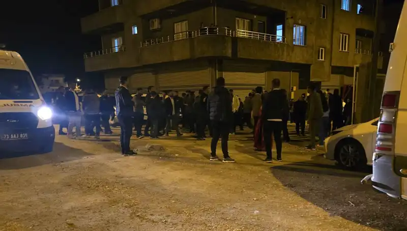 Şırnak’ta Taşlı Sopalı Kavga: 4 Yaralı, Ortalık Karıştı!