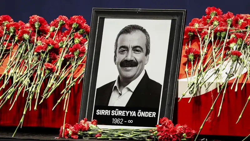 Meclis'te Sırrı Süreyya Önder Anması: Duygusal Anlar ve Unutulmaz Hatıralar