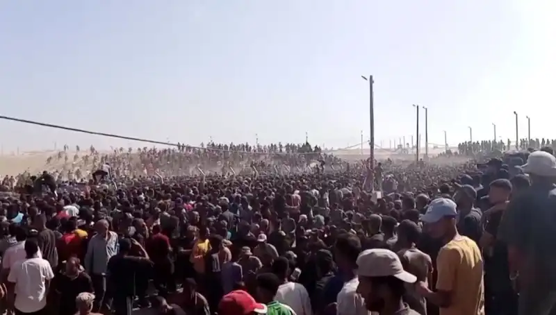 İsrail'in Gazze'de Yardım Dağıtım Noktasına Saldırısı: 26 Can Gitti!
