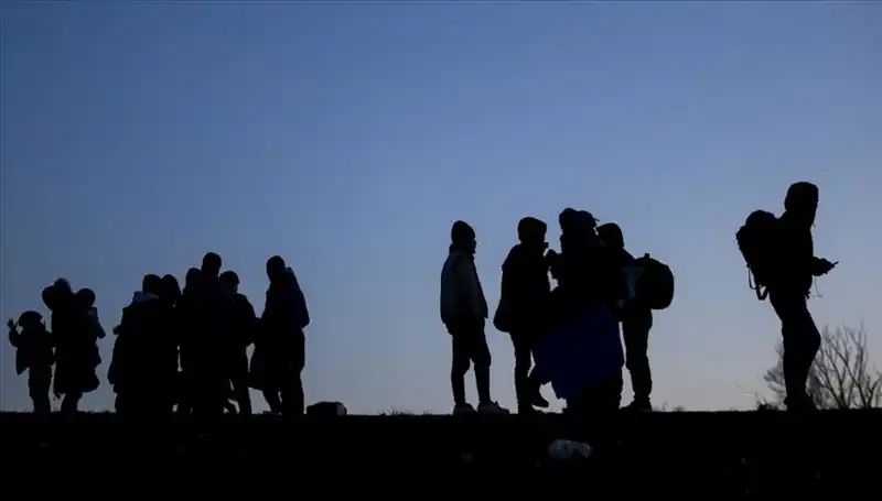 Edirne'de 21 Düzensiz Göçmen Operasyonu: Sınır Güvenliği Artırıldı