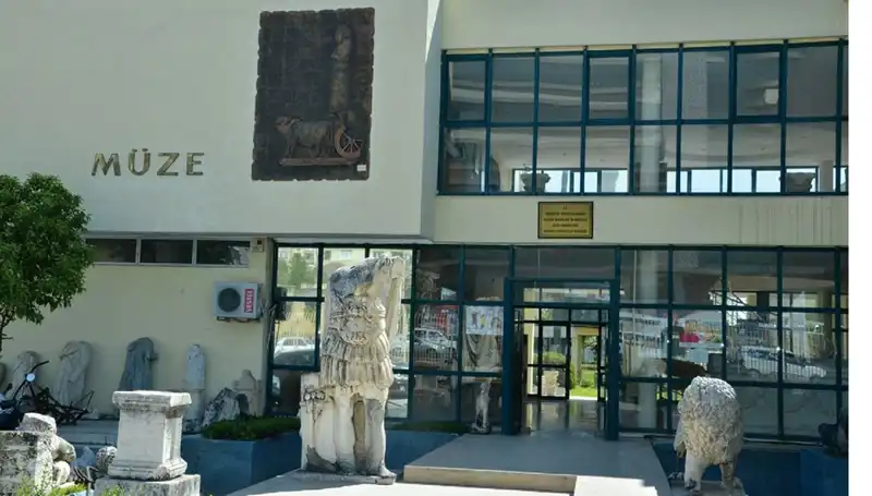 Çöpe Atılan Biletleri Yeniden Satan Müzecilere Hapis Cezası Üzerine Şok Gelişmeler
