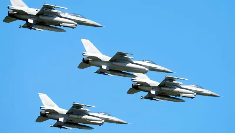 ABD, Ukraynalı Pilotlar İçin 310 Milyon Dolar Ayırdı: F-16 Eğitimi Başlıyor