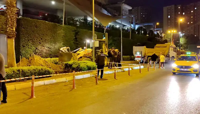 AVM Girişinde Doğalgaz Paniği: Vatandaşlar Ne Yaptı?