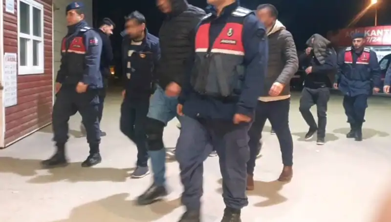 Bağ Evinde Uyuşturucu Partisine Şok Baskın: Yakalananlar ve Ele Geçirilenler