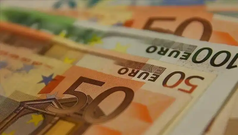 Euro'nun Zirveden Geri Dönüşü: Ekonomik Etkiler ve Gelecek Öngörüleri