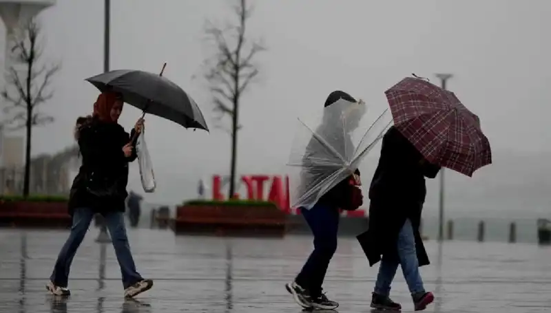 İki Bölgede Kuvvetli Sağanak Yağış Uyarısı: Hazırlığınızı Alın!