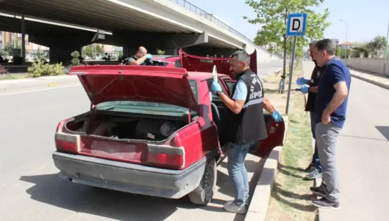 Çaldığı Aracın Yakıtı Bitince Yenisiyle Yola Devam Etti!