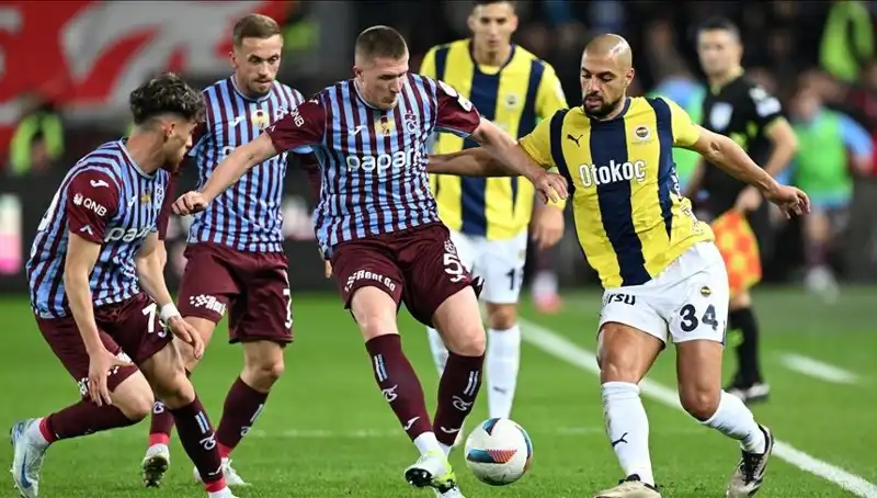 Fenerbahçe ve Trabzonspor'un Süper Lig Derbisi: Kadıköy'de Neler Bekleniyor?