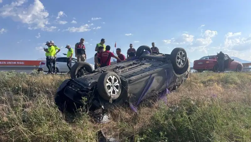Nişan Töreni Dönüşü Feci Kaza: 1 Ölü, 4 Yaralı