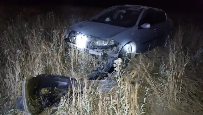 Burdur’da Tarlaya Uçan Otomobilin Sırları: Kaza ve Yaralılar Neler Yaşandı?