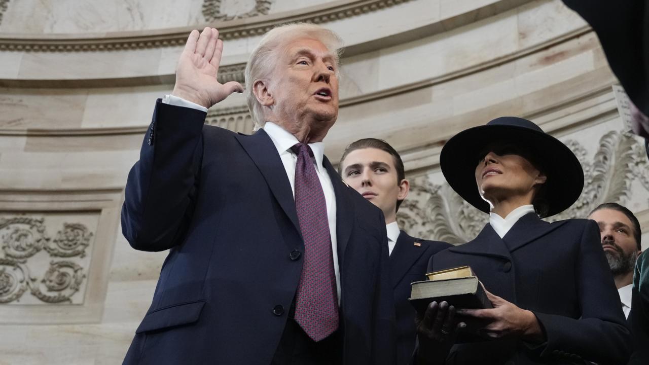 ** Donald Trump Amerika Birleşik Devletleri'nin yeni başkanı oldu

**