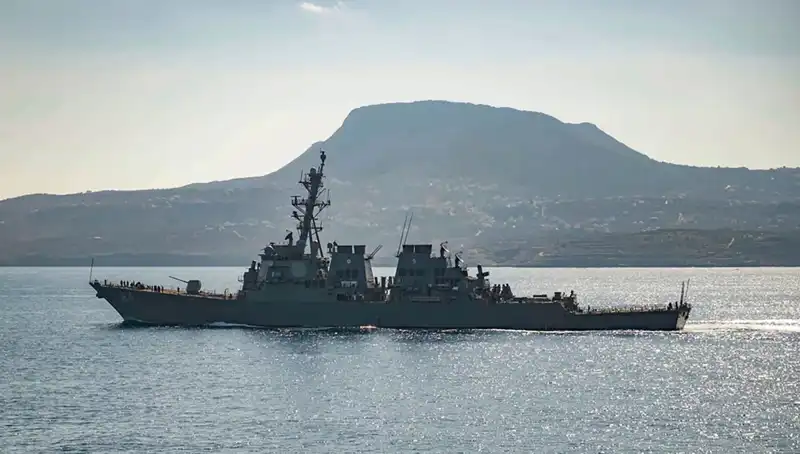 ABD'nin Yunanistan'daki Askeri Yığınağı: Donanma Üssü Neden Kaleye Dönüşüyor?