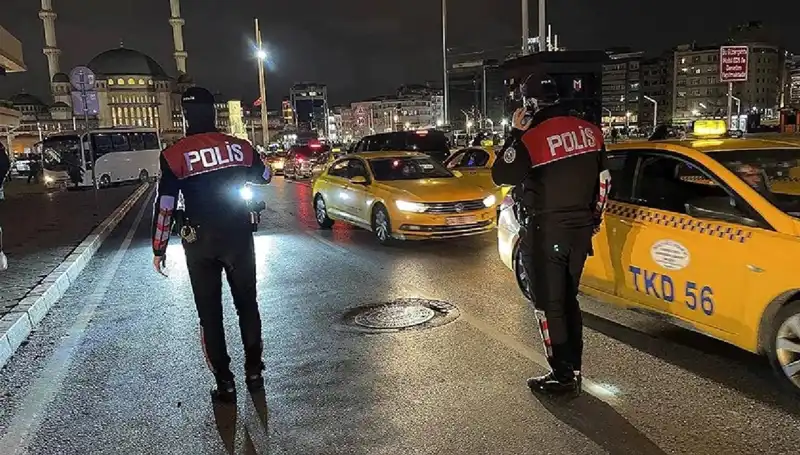 Huzur İstanbul Operasyonu: Bir Gece de 873 Gözaltı ile Suçla Mücadele