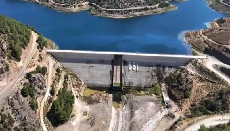 Çeşme'de Su Kesintileri Sona Eriyor: Yeni Projeler Hayata Geçiyor