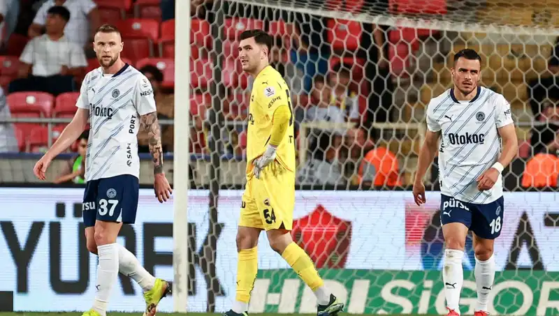 Fenerbahçe'nin Büyük Çöküşü: Tarihi Maçta Aldığı Şok Yenilgi