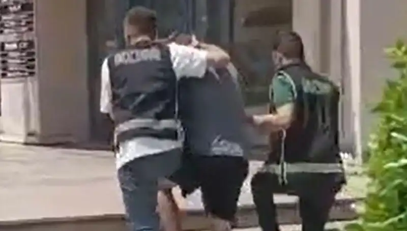 Sahte Dövizle Alışveriş Yapan Turiste Şok Sınır Dışı Cezası