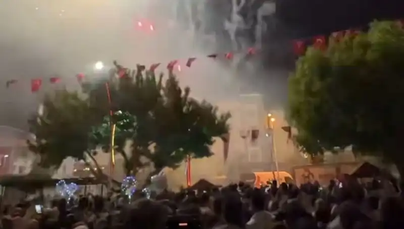 Havai Fişek Gösterisi Sonunda Hastanelik Olma İhtimali