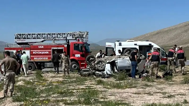 Van'da Feci Kaza: 4 Kişi Hayatını Kaybetti, 2 Yaralı