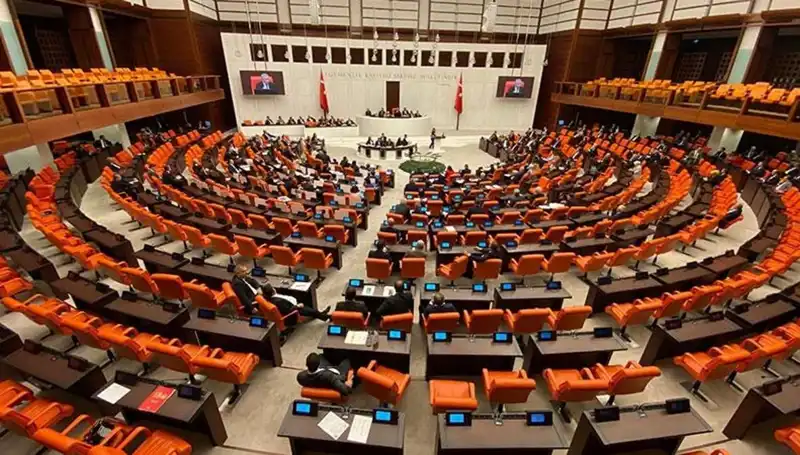Emekli İkramiyesi 4 Bin TL Oluyor: TBMM'deki İlk Onay Alındı!