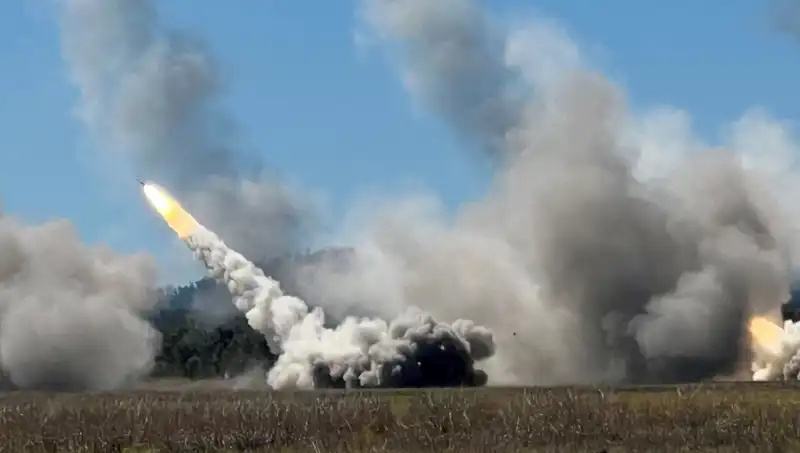 Avustralya'nın En Büyük Askeri Tatbikatında HIMARS Atışı Gerçekleştirildi: Yenilikçi Bir İlk